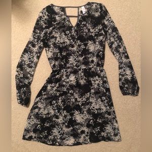 Xhilaration long sleeve dress, worn only once. Great condition!